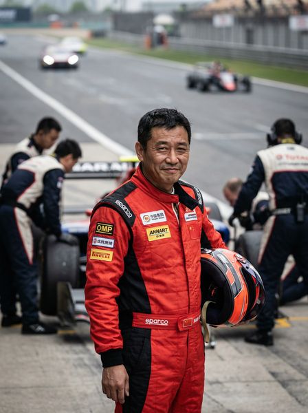 麻豆视频赛车手顾问张铁军